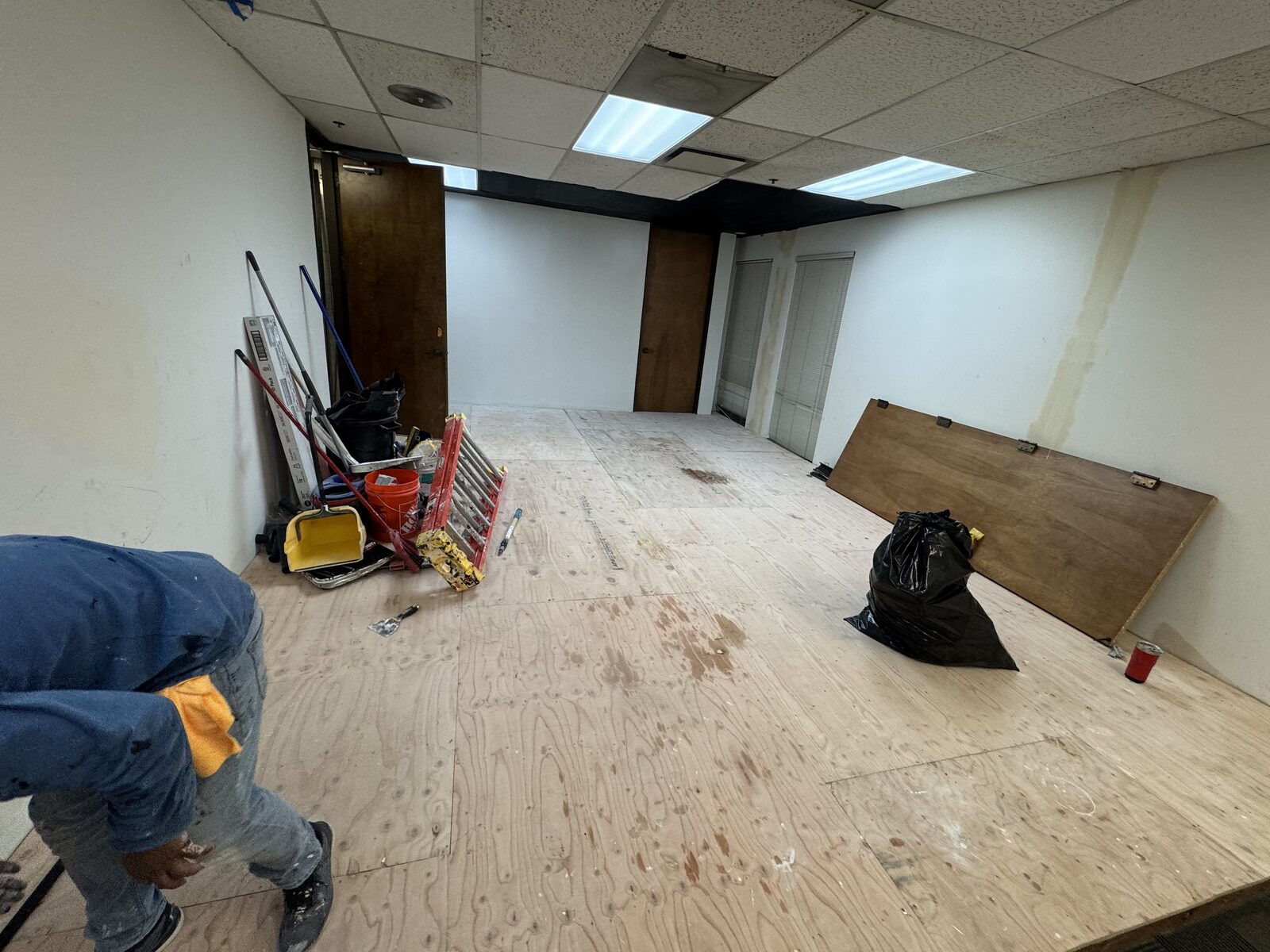 Installing the plywood subfloor